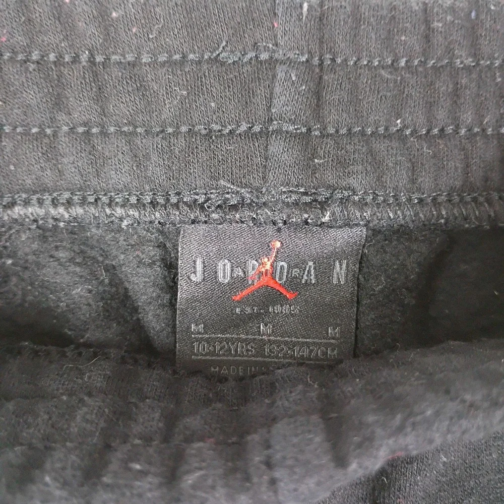 Jordan Boys Black Fleece Jogger Sweatpants Red Logo Graphic‎ Size M 10-12YRS